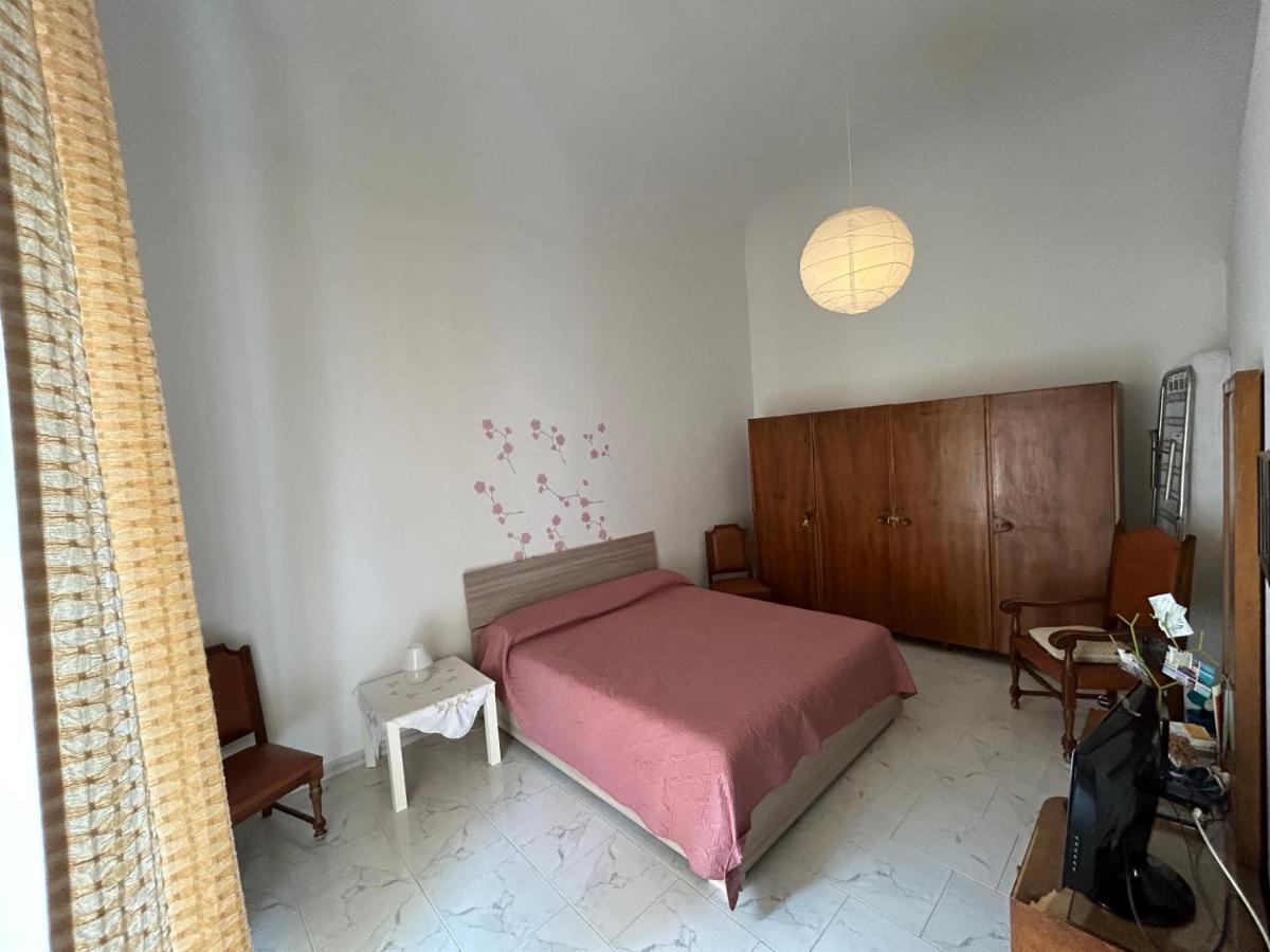 Piero'S Home 卡斯特拉纳格罗泰 外观 照片